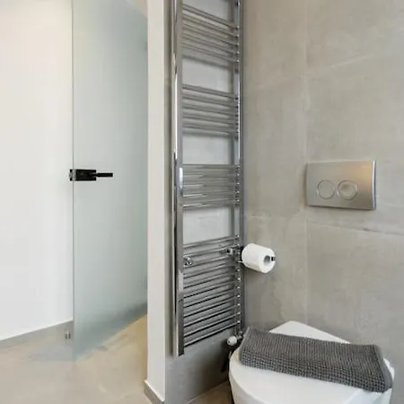 The Hostmaster Persephone Turquoise Opulence 1st Floor * Athens