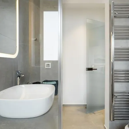 Apartment The Hostmaster Persephone Turquoise Opulence 1st Floor *