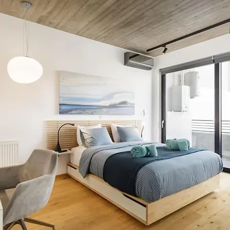 The Hostmaster Persephone Turquoise Opulence 1st Floor Apartment