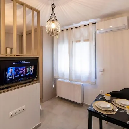 'apolon' Next To Metro Appartamento
