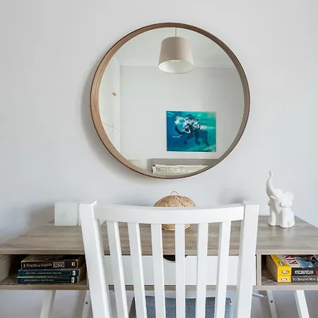 Romantic Love-nest Near Acropolis & Metro *