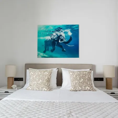 Romantic Love-nest Near Acropolis & Metro Athens