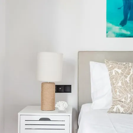Romantic Love-nest Near Acropolis & Metro *