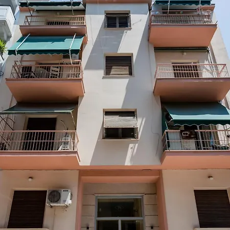 Romantic Love-nest Near Acropolis & Metro Athens