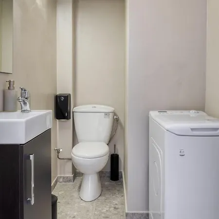 Contemporary 2-bdr Near Kalimarmaro & Alsos Park! Apartment Athens