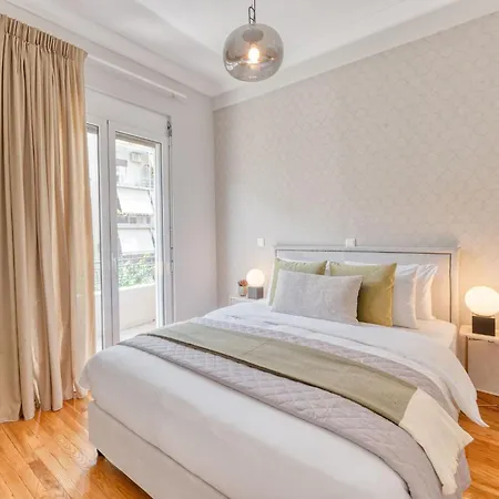 Contemporary 2-bdr Near Kalimarmaro & Alsos Park!