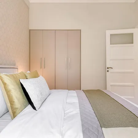 Contemporary 2-bdr Near Kalimarmaro & Alsos Park! Athens
