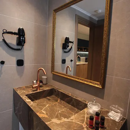 Ipelhome-avissinias Boutique Athens