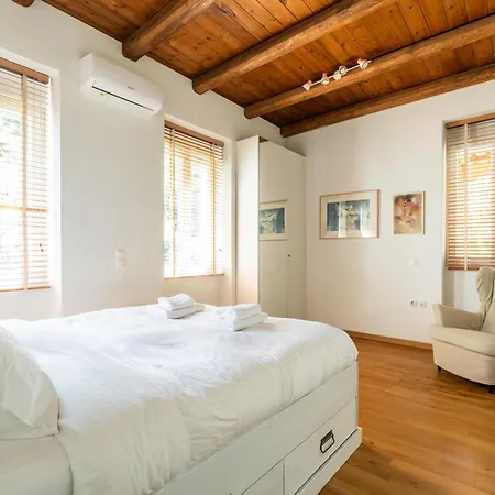 Athenian 2br With Garden & Bbq Near Metro *