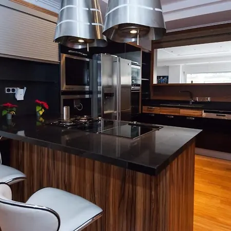 Riviera Retreat 3 Bedroom Voula Luxury Haven Apt