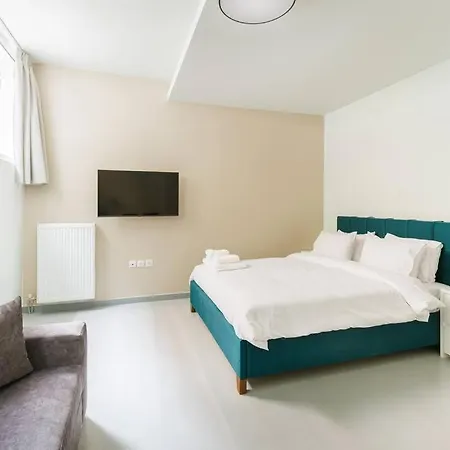 Snug With Shared Garden Iv Apartment *
