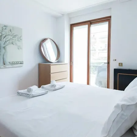 Riviera Retreat 3 Bedroom Voula Luxury Haven Apt