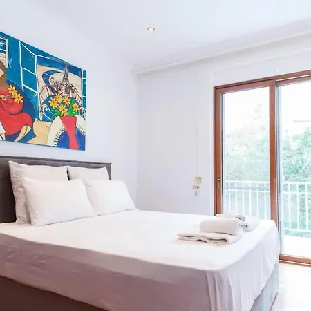 Riviera Retreat 3 Bedroom Voula Luxury Haven Apt *