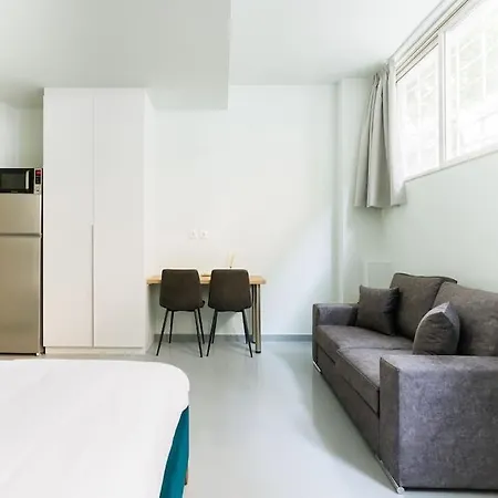 Snug With Shared Garden Iv Apartamento Atenas
