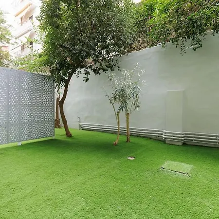 Snug With Shared Garden Iv Apartamento Atenas