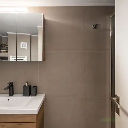 Deluxe 3-bdrm Urban-industrial At Acropolis *