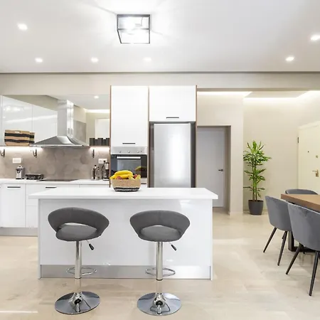 Apartment Deluxe 3-bdrm Urban-industrial At Acropolis