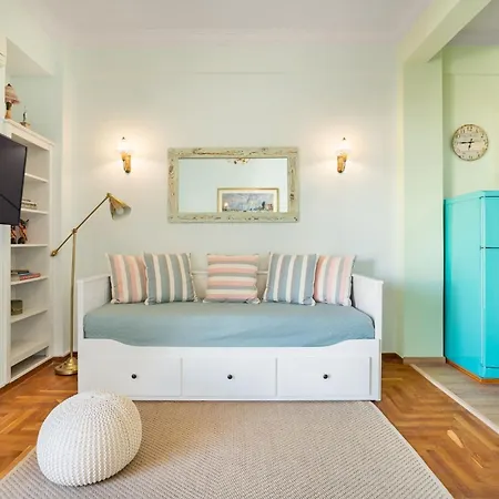 Bright, Calming Retreat With A Balcony Near Metro! * Athens