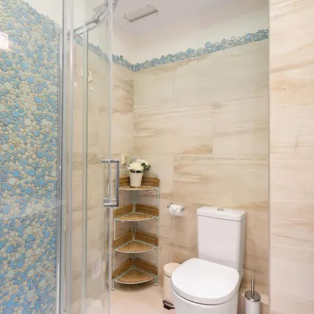 Bright, Calming Retreat With A Balcony Near Metro! Apartment *