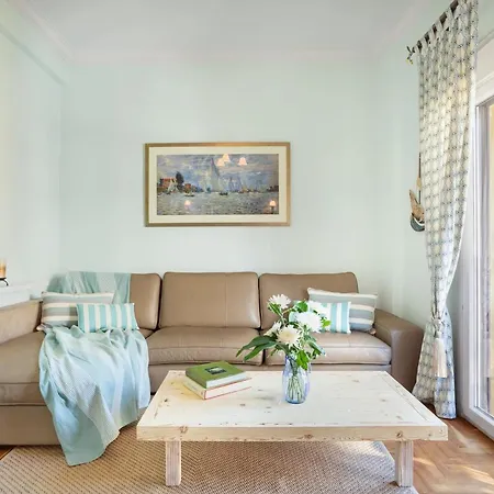 Bright, Calming Retreat With A Balcony Near Metro! *