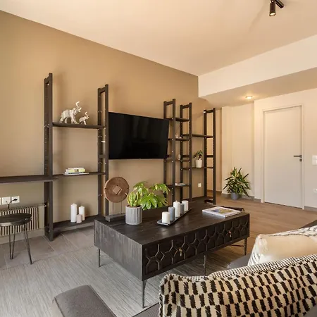 Acropolis View 2-bedroom Apt, Minimal-safari Vibe, Big Balcony! Apartment *
