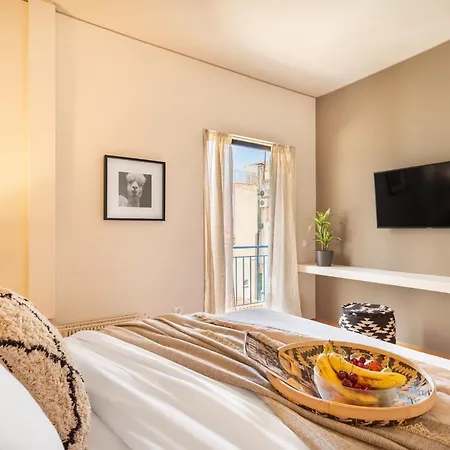 Acropolis View 2-bedroom Apt, Minimal-safari Vibe, Big Balcony! *