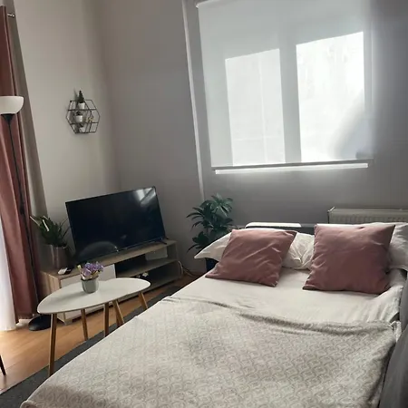 Elegant Glyfada Apartment-private Garden-near Metro Apartment *
