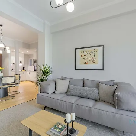 Sun-splashed 2-bdr Corner With Hillside Views! Apartment *