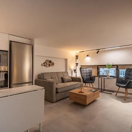 Demeter's Loft-stylish Exclusive Athenian Retreat *