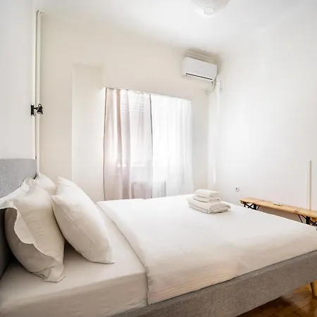 Apartment Acropolis Delux 1st Flr Aprt Up 4 Guests By Lodgespot