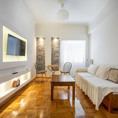 Apartment Acropolis Delux 1st Flr Aprt Up 4 Guests By Lodgespot