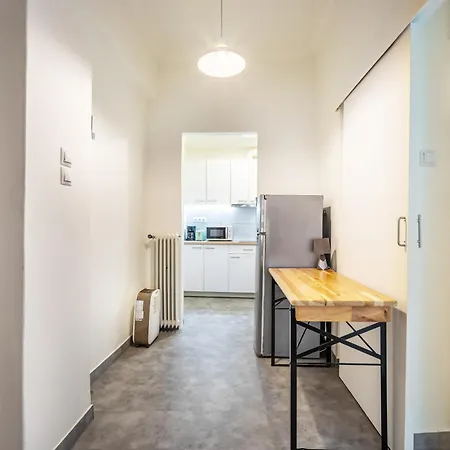 Apartment Acropolis Delux 1st Flr Aprt Up 4 Guests By Lodgespot *