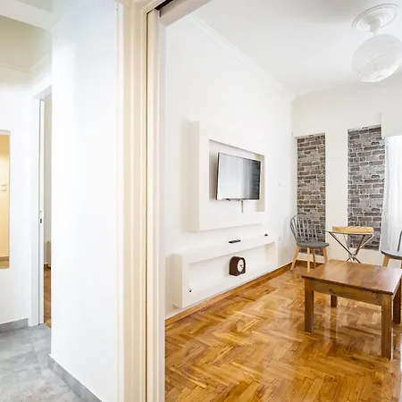 Acropolis Delux 1st Flr Aprt Up 4 Guests By Lodgespot Apartment