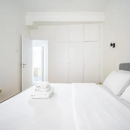 Acropolis Delux 1st Flr Aprt Up 4 Guests By Lodgespot