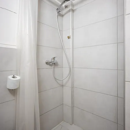 Apartment Acropolis Delux 1st Flr Aprt Up 4 Guests By Lodgespot *