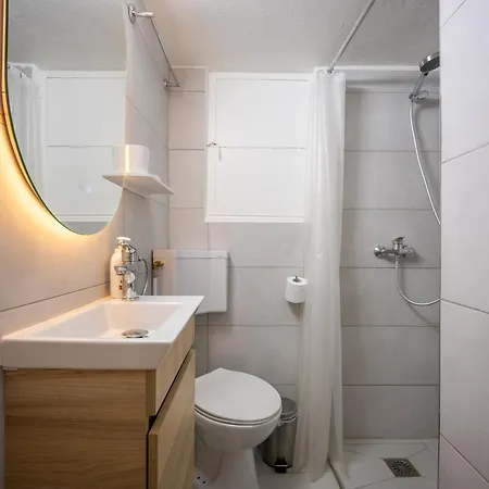 Apartment Acropolis Delux 1st Flr Aprt Up 4 Guests By Lodgespot Athens