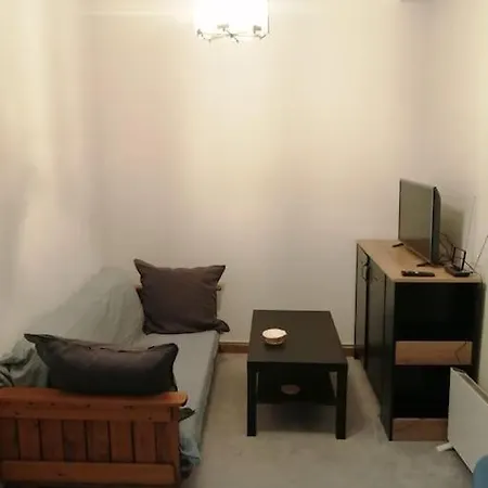 Apartment ανακαινισμένο 8 λεπτά από το μετρό.