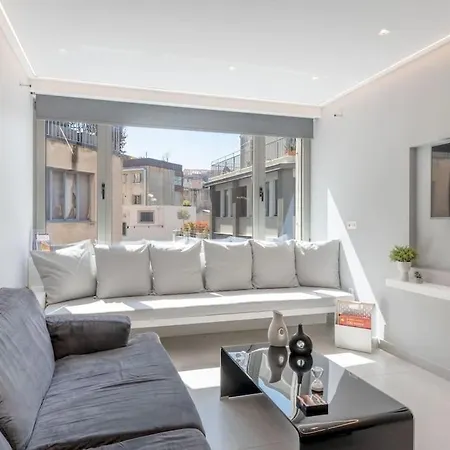 The Hostmaster Grande Acropolis Apartment