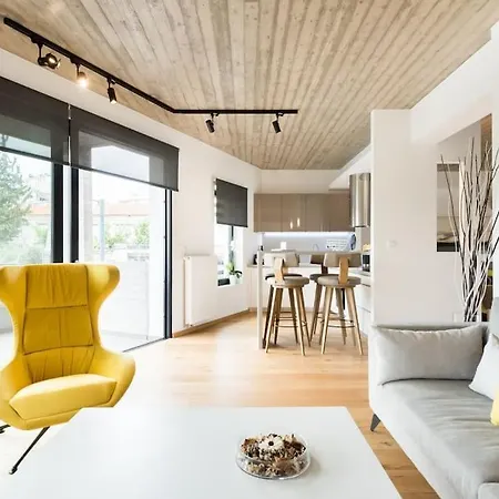 The Hostmaster Persephone Yellow Opulence 2nd Floor Apartment