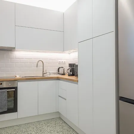 Apartment The Business By Cloudkeys *