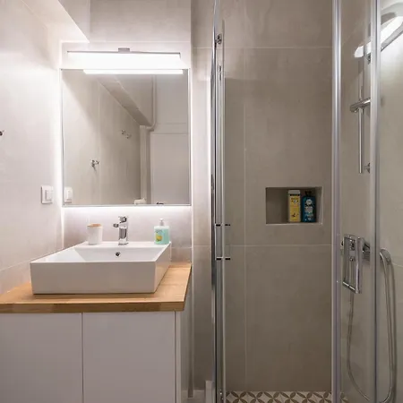 Apartment The Business By Cloudkeys Athens