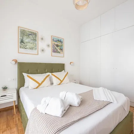 The Business By Cloudkeys Apartment Athens