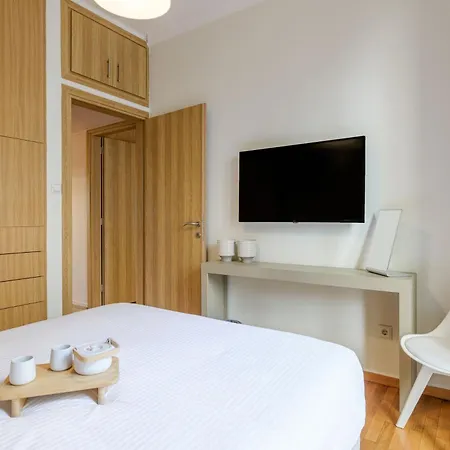 Stylish Flat Overlooking The Temple Of Zeus Athens