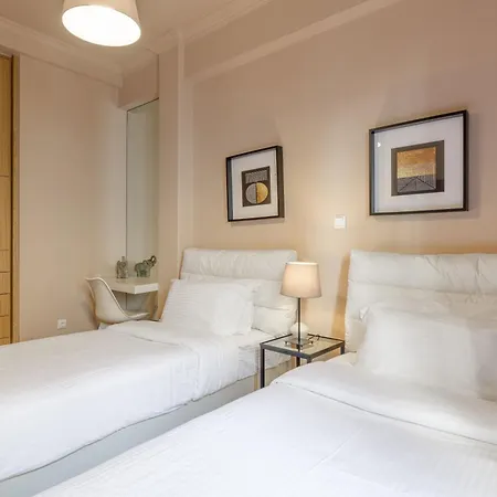 Stylish Flat Overlooking The Temple Of Zeus Athens