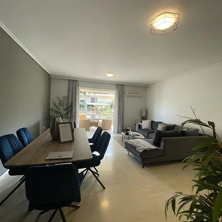 Spacious Modern 2 Bedroom South Coast Of شقة
