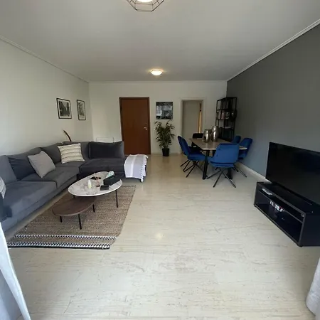 Spacious Modern 2 Bedroom South Coast Of أثينا