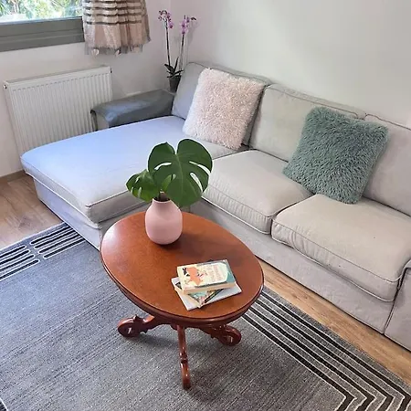 Apartment D & X *