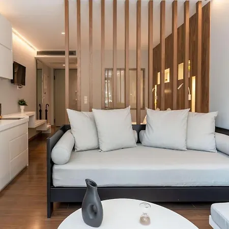 The Hostmaster Infinity Apartment *