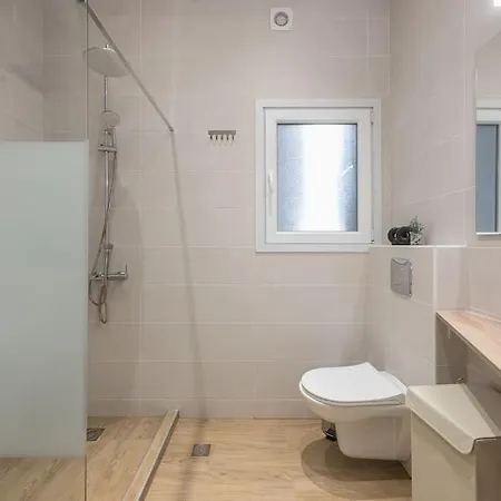 Apartment Bright 3bd In The Historical Center Of Athens