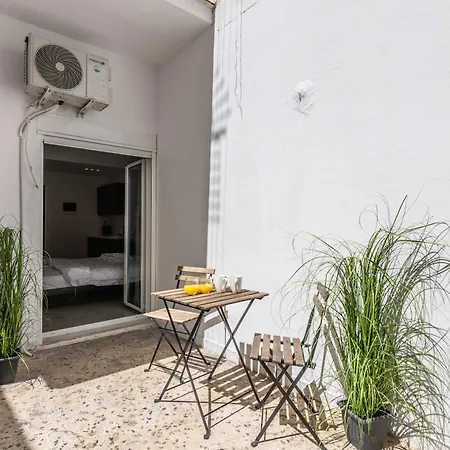 Aris- The Museum Apartment Athens